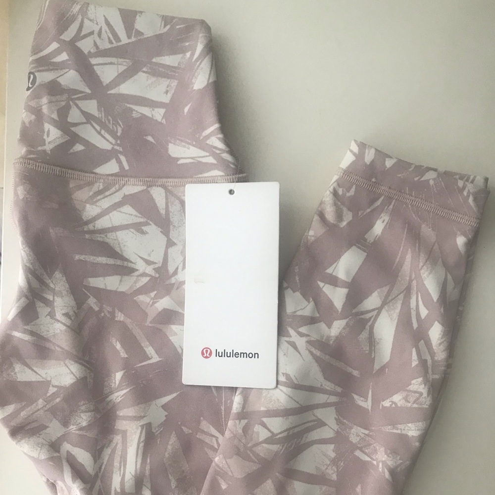 NWT Lululemon Wunder Under HR Tight 25”